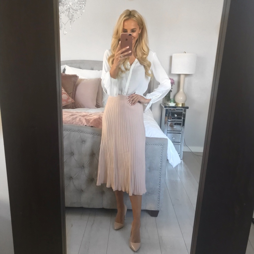 LAST ONE!! Elegant Sweater Style Pleated Skirt - Picture 7 of 8